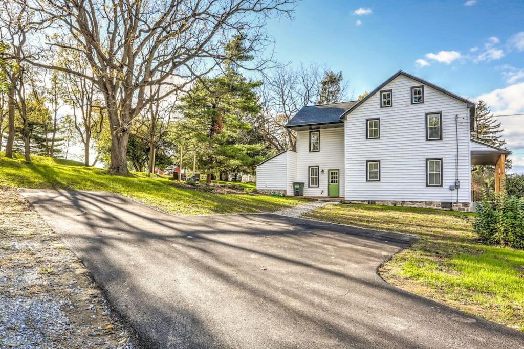 Beautiful Farmhouse Close To Lanc Hershey Etown Mount Joy Exterior foto